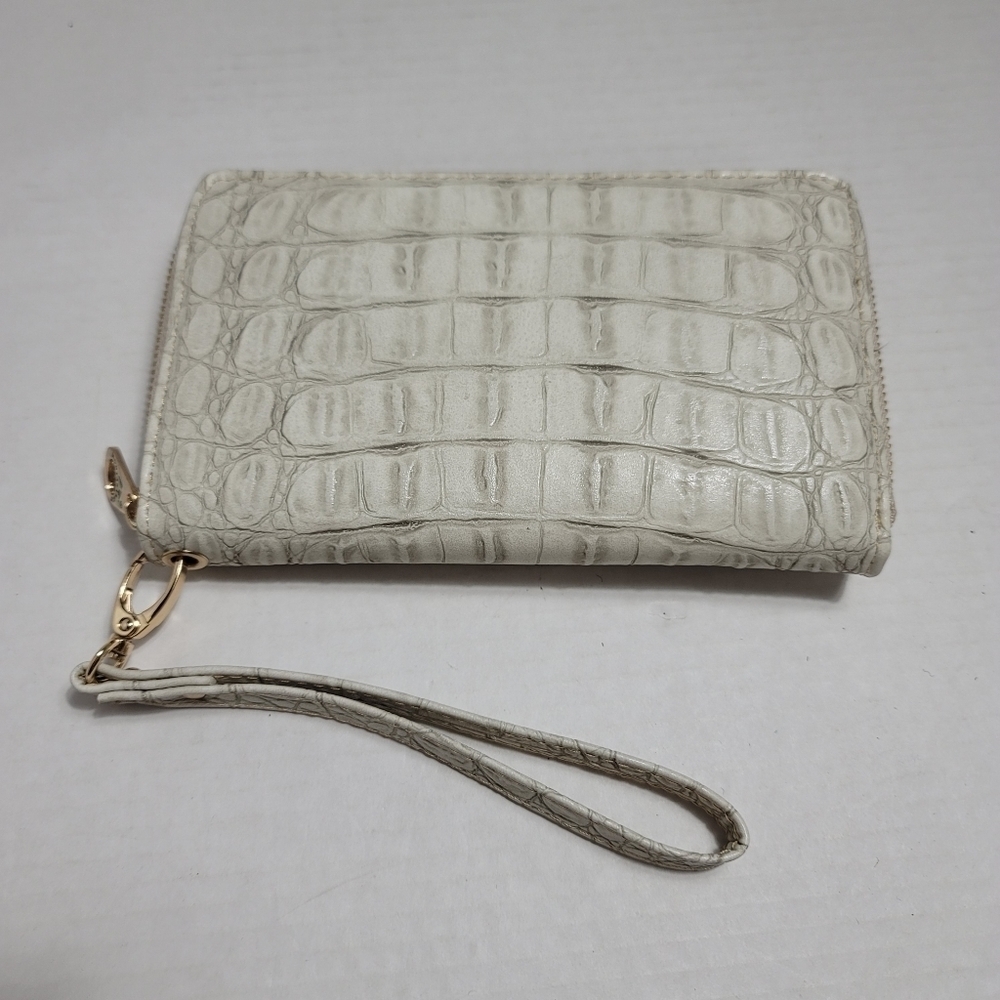 NWT Montana West Croc Embossed Wallet Wristlet - Picture 4 of 7
